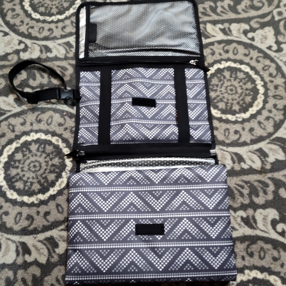 Traveling Diaper Bag & Mat - Picture 2 of 3